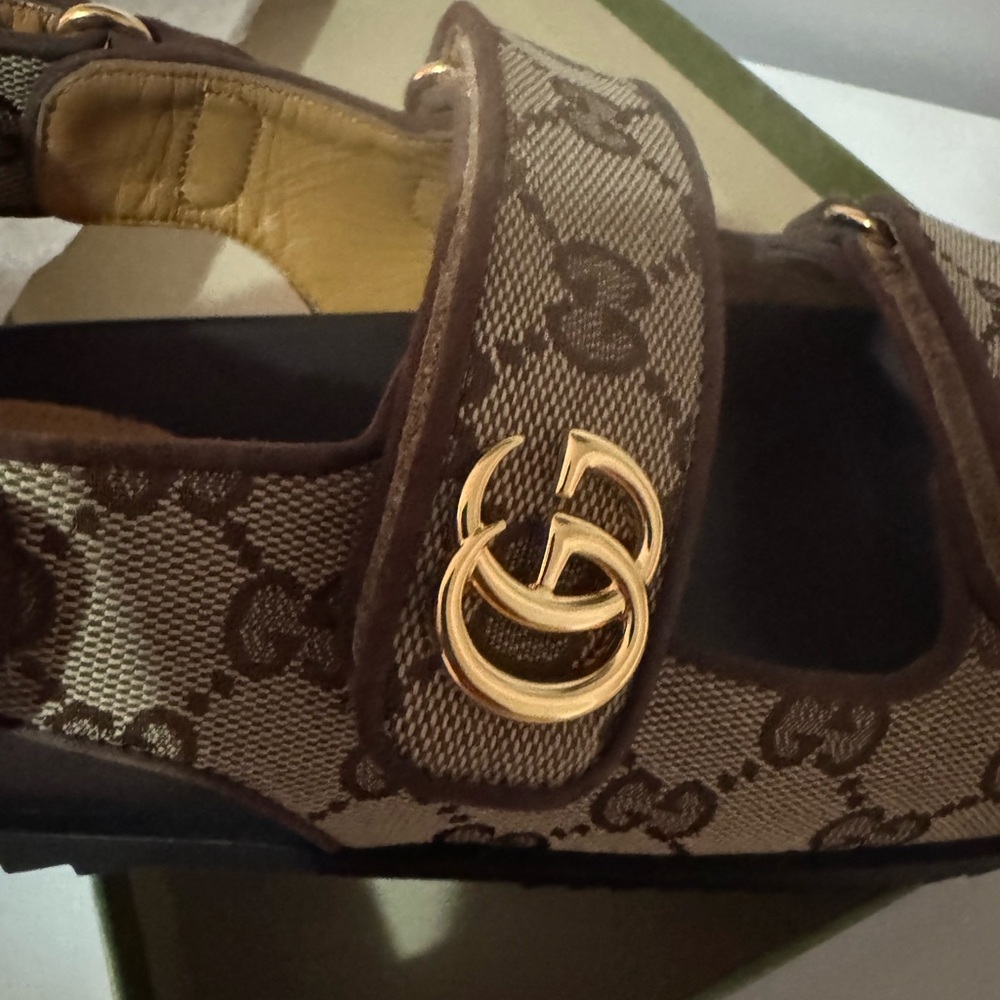 Gucci Brown and Tan Logo Sandals - Picture 6 of 11